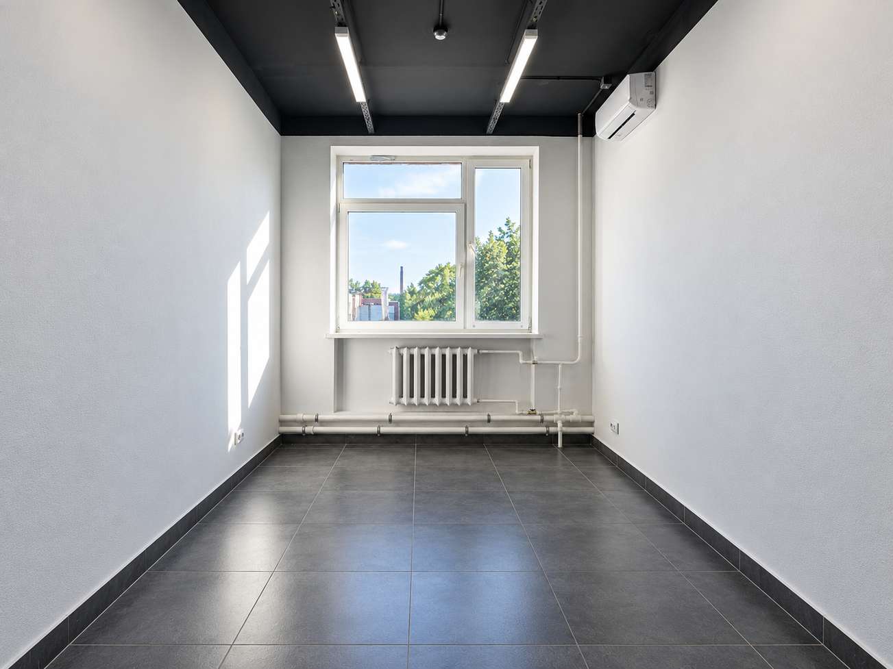 Офис 15,3 м² — фотография 1